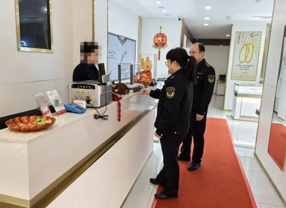 PP电子-广西容县市场监管局开展黄金首饰店铺计量器具专项检查